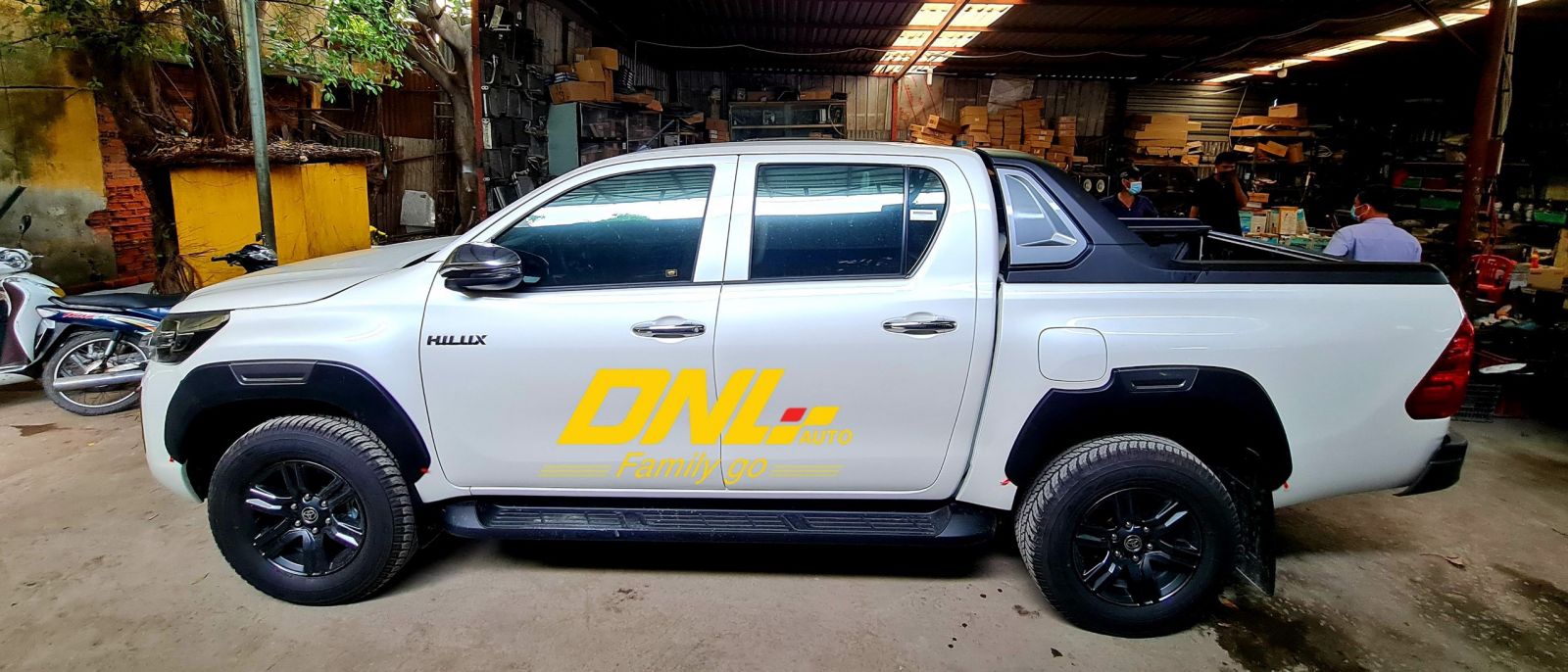 Cua lốp và thanh thể thao cho Hilux 2021