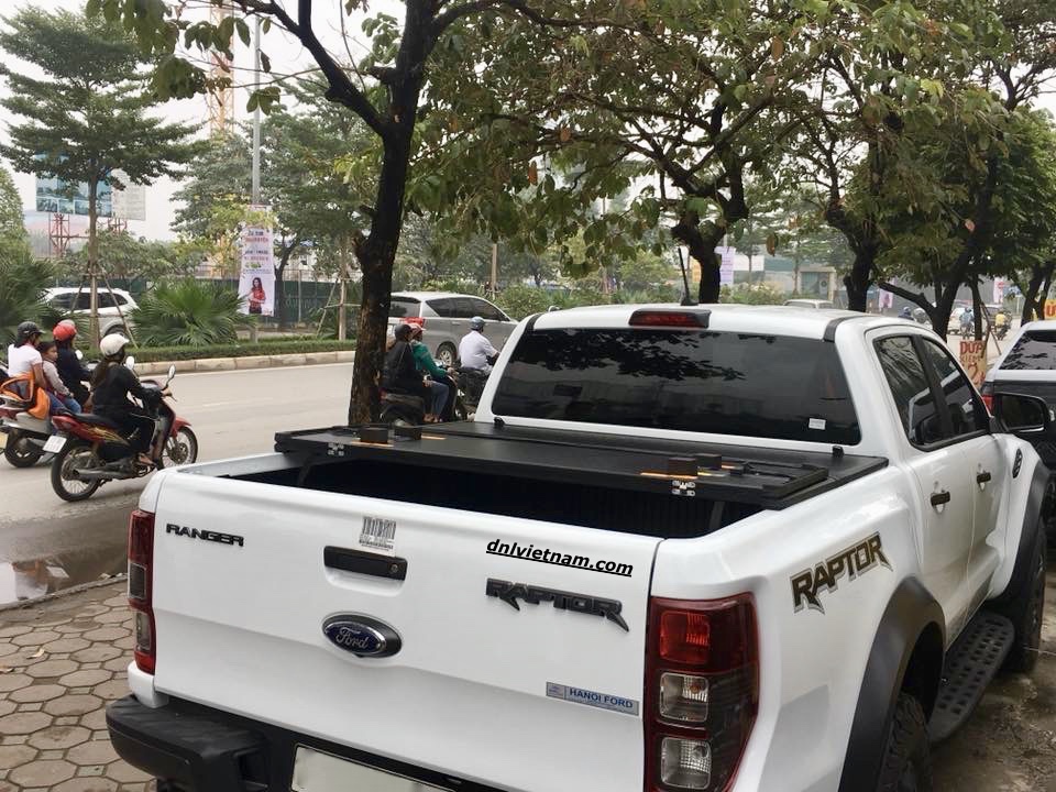 nắp thùng 3 tấm ford ranger raptor