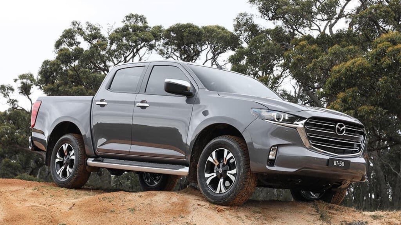 Xe bán Mazda BT50 2021 mới ra mắt