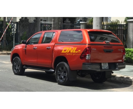 Nắp thùng cao Toyota Hilux không đèn